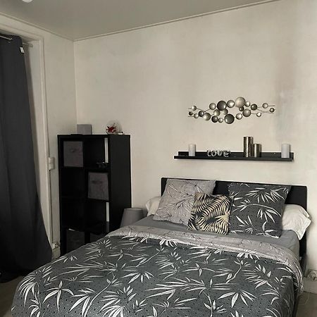 Au Bas De Montmartre ! Apartment Париж Екстериор снимка
