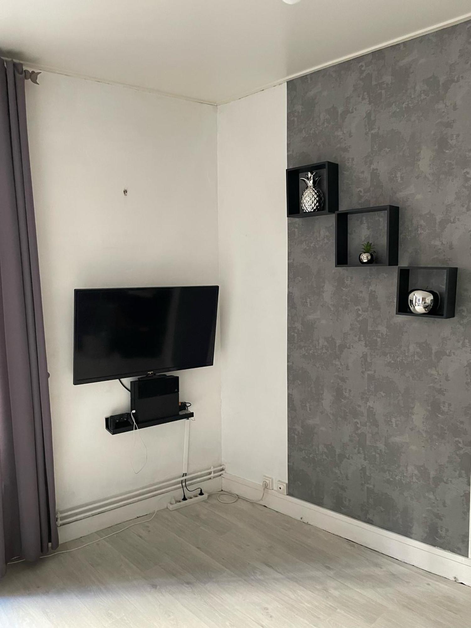 Au Bas De Montmartre ! Apartment Париж Екстериор снимка